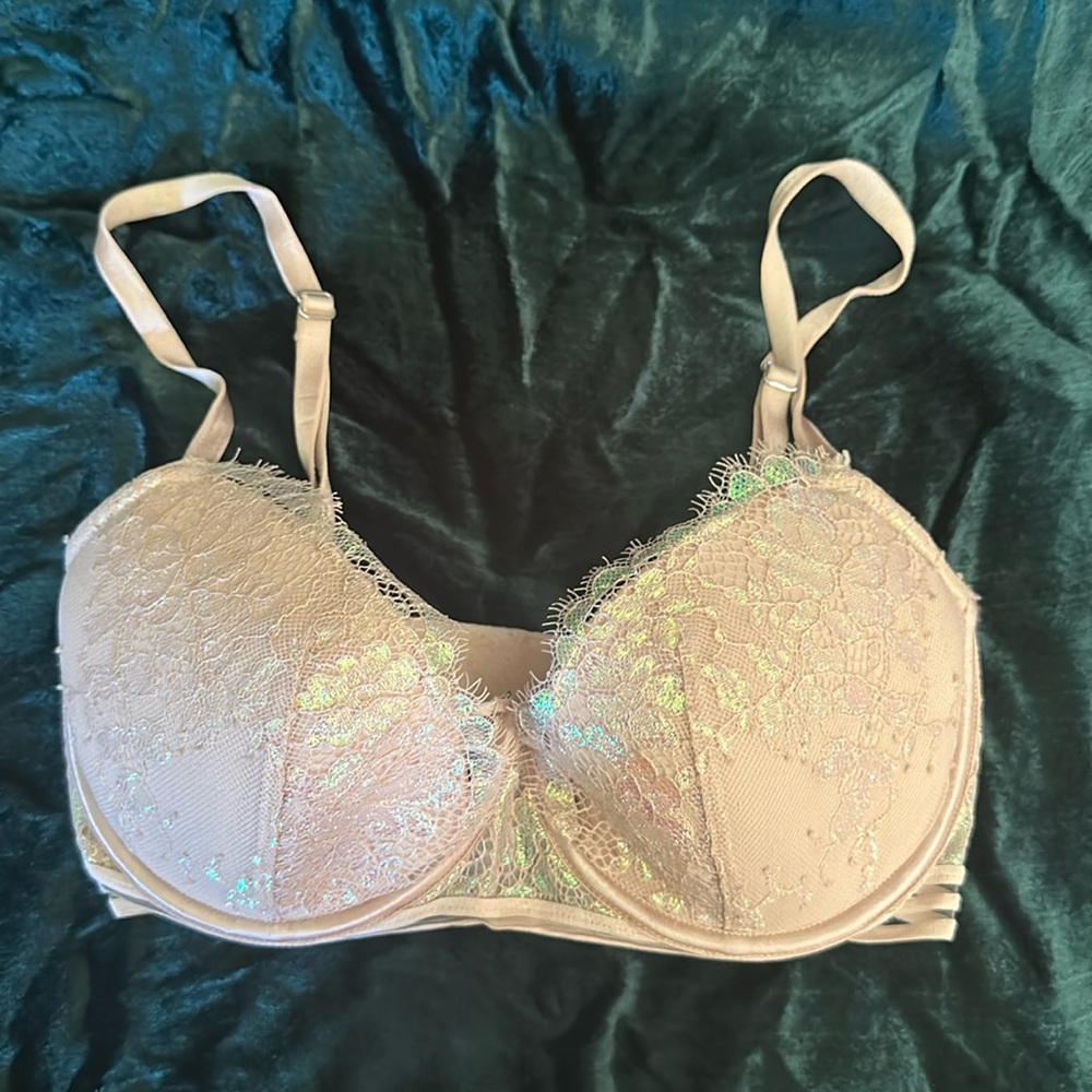 VS Iridescent Nude Bra